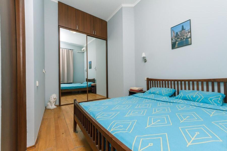קייב Apartments In Center Metro Olimpiyskay Velyka Vaselkivska Street מראה חיצוני תמונה