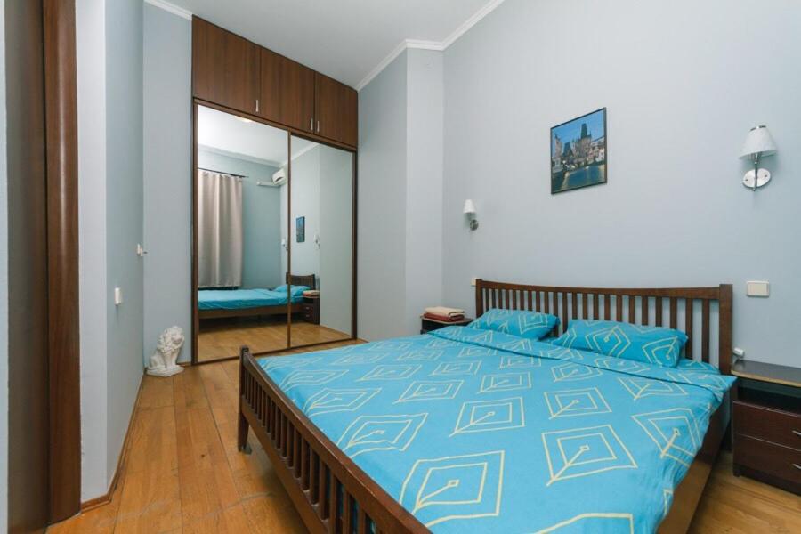 קייב Apartments In Center Metro Olimpiyskay Velyka Vaselkivska Street מראה חיצוני תמונה